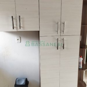 Casa com 77m², 2 dormitórios, 1 vaga, no bairro Salgado Filho em Caxias do Sul para Comprar