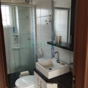 Casa com 77m², 2 dormitórios, 1 vaga, no bairro Salgado Filho em Caxias do Sul para Comprar