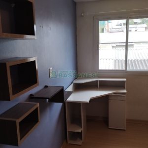 Casa com 77m², 2 dormitórios, 1 vaga, no bairro Salgado Filho em Caxias do Sul para Comprar