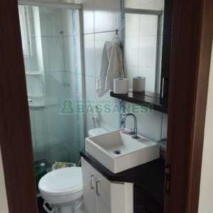 Casa com 77m², 2 dormitórios, 1 vaga, no bairro Salgado Filho em Caxias do Sul para Comprar