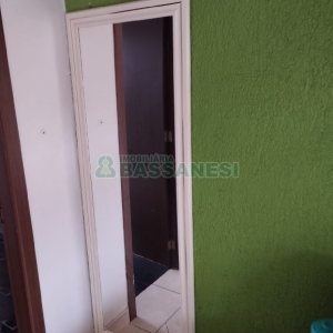 Casa com 77m², 2 dormitórios, 1 vaga, no bairro Salgado Filho em Caxias do Sul para Comprar