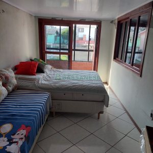 Casa com 256m², 5 dormitórios, 1 vaga, no bairro Esplanada em Caxias do Sul para Comprar