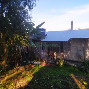 Casa com 60m², 2 dormitórios, 1 vaga, no bairro Rio Branco em Caxias do Sul para Comprar