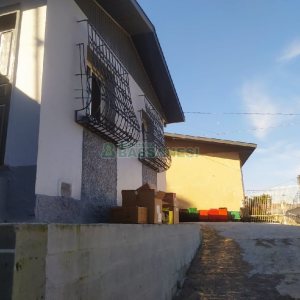 Casa com 60m², 2 dormitórios, 1 vaga, no bairro Rio Branco em Caxias do Sul para Comprar