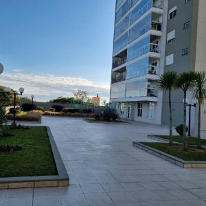 Apartamento com 114m², 3 dormitórios, 2 vagas, no bairro Universitário em Caxias do Sul para Comprar