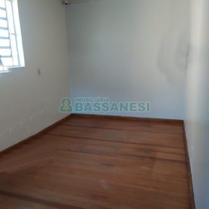 Casa Comercial com 280m², 3 dormitórios, 1 vaga, no bairro Medianeira em Caxias do Sul para Alugar