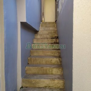 Casa Comercial com 280m², 3 dormitórios, 1 vaga, no bairro Medianeira em Caxias do Sul para Alugar