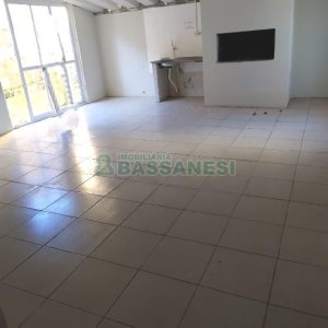 Casa Comercial com 280m², 3 dormitórios, 1 vaga, no bairro Medianeira em Caxias do Sul para Alugar