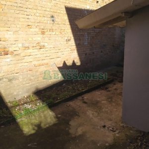 Casa Comercial com 280m², 3 dormitórios, 1 vaga, no bairro Medianeira em Caxias do Sul para Alugar