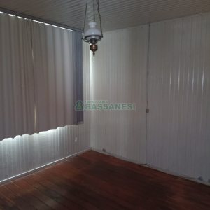 Casa com 90m², 2 dormitórios, 1 vaga, no bairro Kayser em Caxias do Sul para Comprar