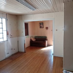 Casa com 90m², 2 dormitórios, 1 vaga, no bairro Kayser em Caxias do Sul para Comprar