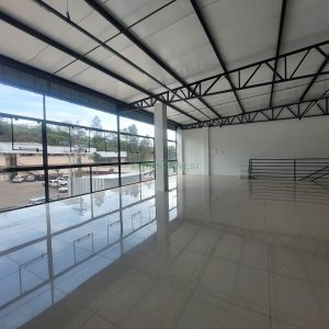 Sala com 150m², no bairro São Victor COHAB em Caxias do Sul para Alugar