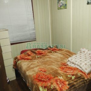 Casa com 302m², 3 dormitórios, 1 vaga, no bairro Planalto em Caxias do Sul para Comprar