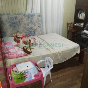 Casa com 302m², 3 dormitórios, 1 vaga, no bairro Planalto em Caxias do Sul para Comprar