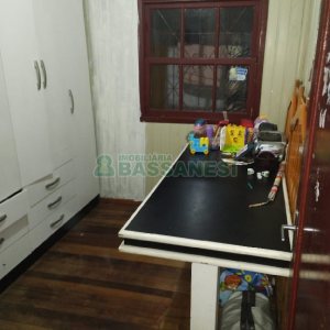 Casa com 302m², 3 dormitórios, 1 vaga, no bairro Planalto em Caxias do Sul para Comprar