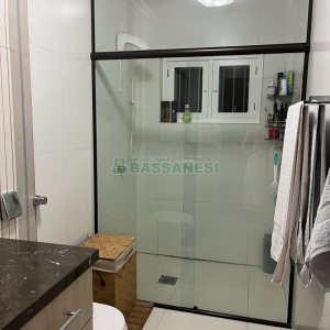 Casa com 282m², 3 dormitórios, 3 vagas, no bairro Interlagos em Caxias do Sul para Comprar