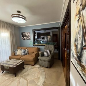 Casa com 282m², 3 dormitórios, 3 vagas, no bairro Interlagos em Caxias do Sul para Comprar