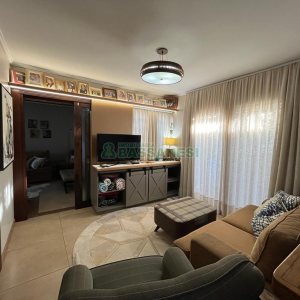 Casa com 282m², 3 dormitórios, 3 vagas, no bairro Interlagos em Caxias do Sul para Comprar
