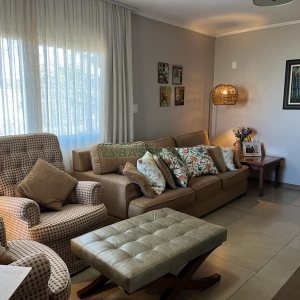 Casa com 282m², 3 dormitórios, 3 vagas, no bairro Interlagos em Caxias do Sul para Comprar