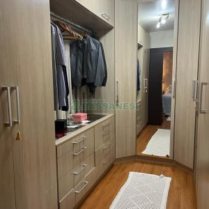 Casa com 282m², 3 dormitórios, 3 vagas, no bairro Interlagos em Caxias do Sul para Comprar