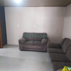 Casa com 80m², 2 dormitórios, 1 vaga, no bairro São Caetano em Caxias do Sul para Comprar