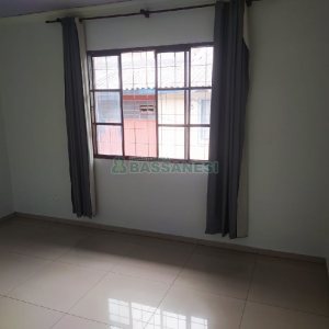 Casa com 80m², 2 dormitórios, 1 vaga, no bairro São Caetano em Caxias do Sul para Comprar