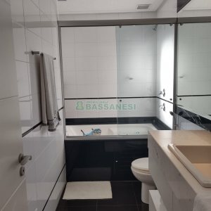 Apartamento com 129m², 3 dormitórios, 2 vagas, no bairro Lourdes em Caxias do Sul para Comprar