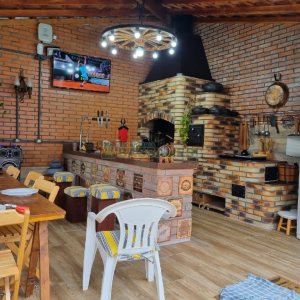 Casa com 229m², 3 dormitórios, 1 vaga, no bairro Cinqüentenário em Caxias do Sul para Comprar