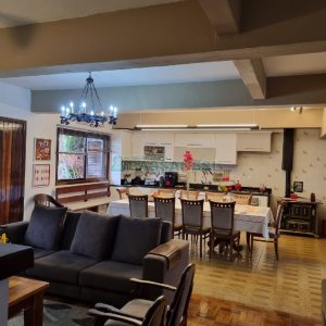 Casa com 229m², 3 dormitórios, 1 vaga, no bairro Cinqüentenário em Caxias do Sul para Comprar