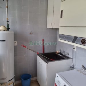 Casa com 229m², 3 dormitórios, 1 vaga, no bairro Cinqüentenário em Caxias do Sul para Comprar