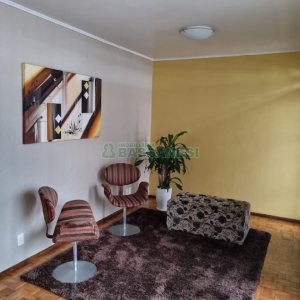 Casa com 229m², 3 dormitórios, 1 vaga, no bairro Cinqüentenário em Caxias do Sul para Comprar