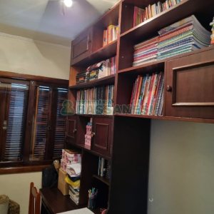 Casa com 229m², 3 dormitórios, 1 vaga, no bairro Cinqüentenário em Caxias do Sul para Comprar