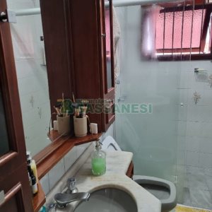 Casa com 229m², 3 dormitórios, 1 vaga, no bairro Cinqüentenário em Caxias do Sul para Comprar