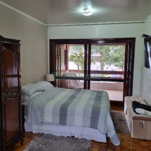 Casa com 229m², 3 dormitórios, 1 vaga, no bairro Cinqüentenário em Caxias do Sul para Comprar