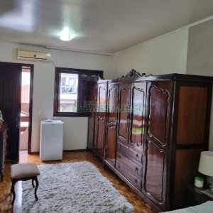 Casa com 229m², 3 dormitórios, 1 vaga, no bairro Cinqüentenário em Caxias do Sul para Comprar