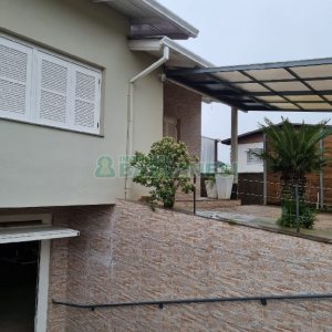 Casa com 300m², 3 dormitórios, 2 vagas, no bairro Santa Catarina em Caxias do Sul para Comprar