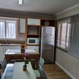 Casa com 300m², 3 dormitórios, 2 vagas, no bairro Santa Catarina em Caxias do Sul para Comprar