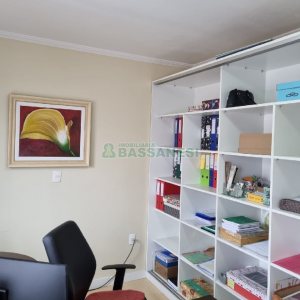 Casa com 300m², 3 dormitórios, 2 vagas, no bairro Santa Catarina em Caxias do Sul para Comprar