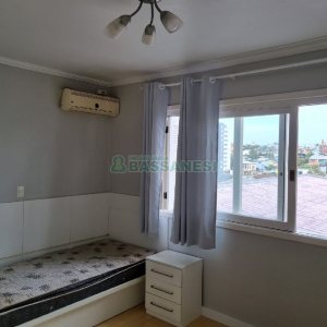 Casa com 300m², 3 dormitórios, 2 vagas, no bairro Santa Catarina em Caxias do Sul para Comprar