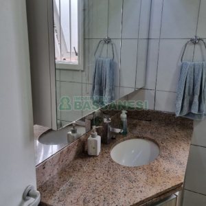 Casa com 300m², 3 dormitórios, 2 vagas, no bairro Santa Catarina em Caxias do Sul para Comprar