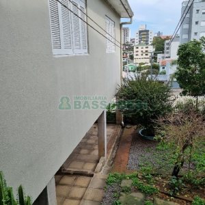Casa com 300m², 3 dormitórios, 2 vagas, no bairro Santa Catarina em Caxias do Sul para Comprar