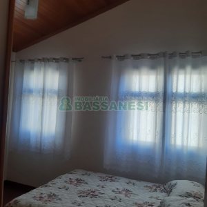 Casa com 256m², 4 dormitórios, 1 vaga, no bairro Santa Catarina em Caxias do Sul para Comprar