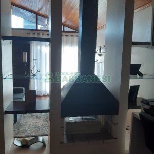 Casa com 256m², 4 dormitórios, 1 vaga, no bairro Santa Catarina em Caxias do Sul para Comprar