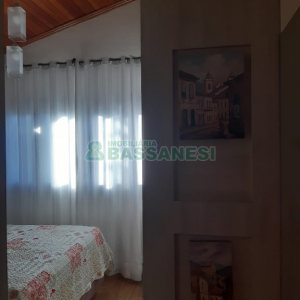 Casa com 256m², 4 dormitórios, 1 vaga, no bairro Santa Catarina em Caxias do Sul para Comprar