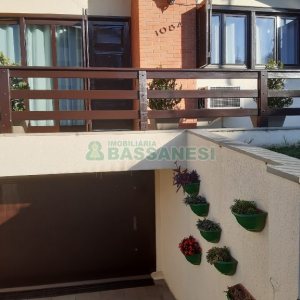 Casa com 256m², 4 dormitórios, 1 vaga, no bairro Santa Catarina em Caxias do Sul para Comprar