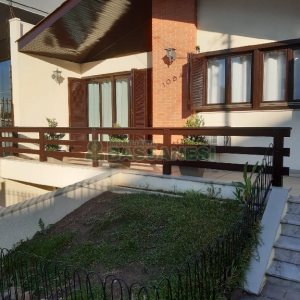 Casa com 256m², 4 dormitórios, 1 vaga, no bairro Santa Catarina em Caxias do Sul para Comprar