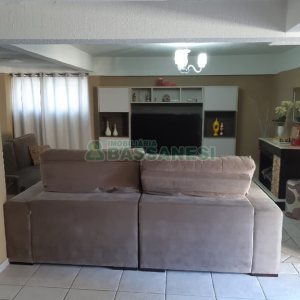 Casa com 256m², 4 dormitórios, 1 vaga, no bairro Santa Catarina em Caxias do Sul para Comprar