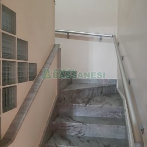 Casa com 256m², 4 dormitórios, 1 vaga, no bairro Santa Catarina em Caxias do Sul para Comprar