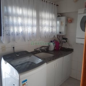Casa com 256m², 4 dormitórios, 1 vaga, no bairro Santa Catarina em Caxias do Sul para Comprar