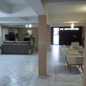 Casa com 256m², 4 dormitórios, 1 vaga, no bairro Santa Catarina em Caxias do Sul para Comprar